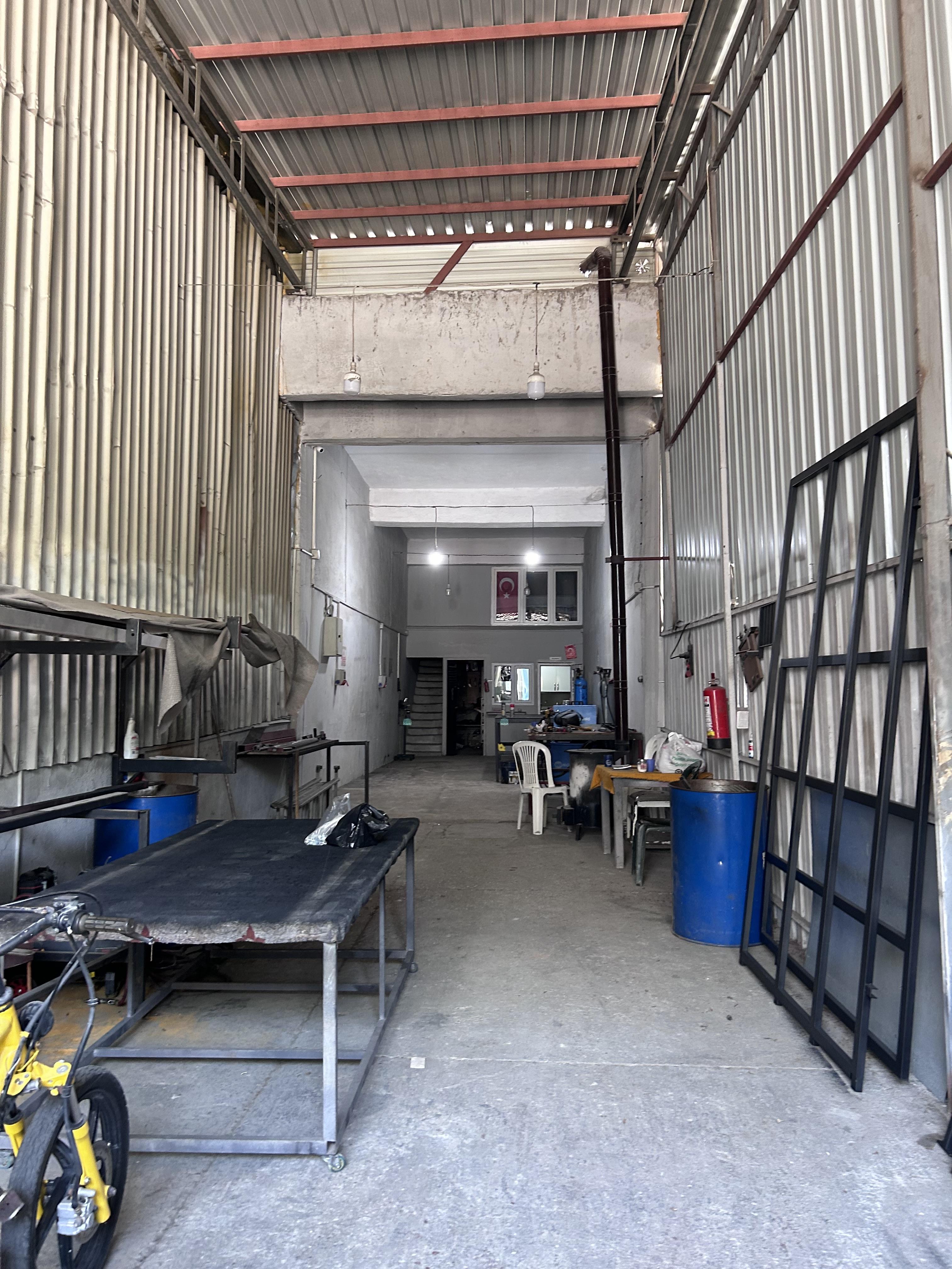 Antalya yeşil sanayide 175 metre kiralık dükkan